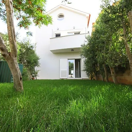 Kona Villa Tkon
