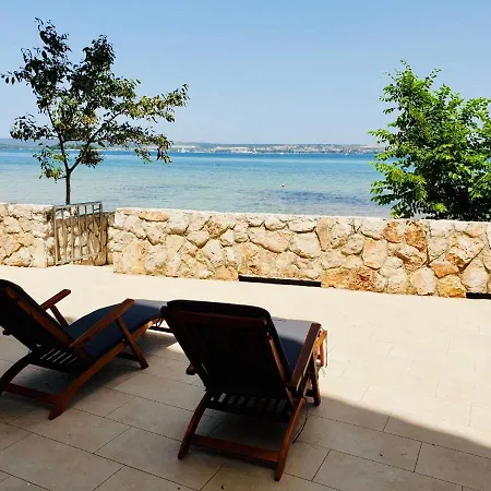 Kona Villa Tkon